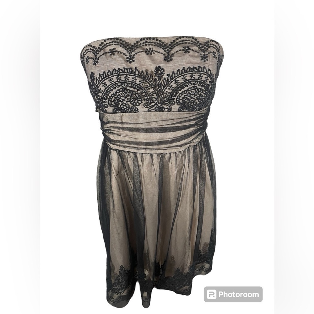 DAVID’S Bridal Strapless Cocktail Dress cream lining Black Tulle Overlay. sz 10 - Picture 2 of 6
